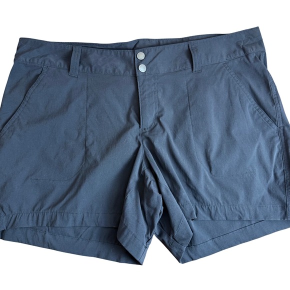 Columbia Women's Black Hiking Shorts Outdoor Casual Size 14 - Picture 1 of 9
